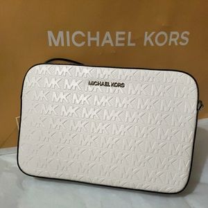 MK Jet Set LG EW Chain Clutch White 3D Logo